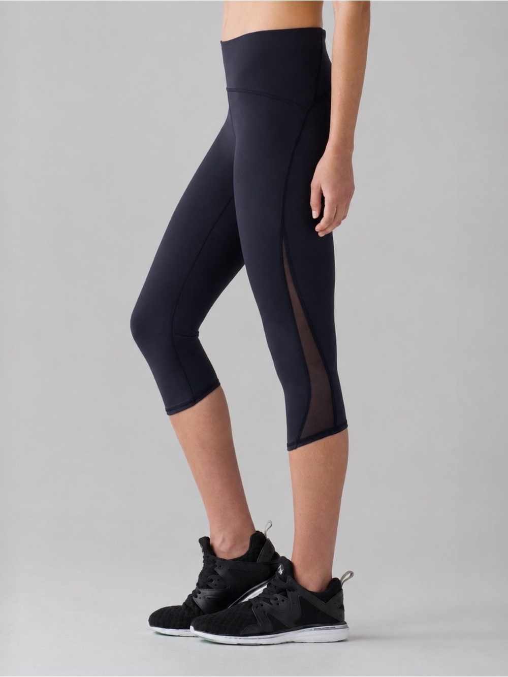 Lululemon Train Times 16” Crop Mesh Panel Navy Blue Capri Leggings Size 8